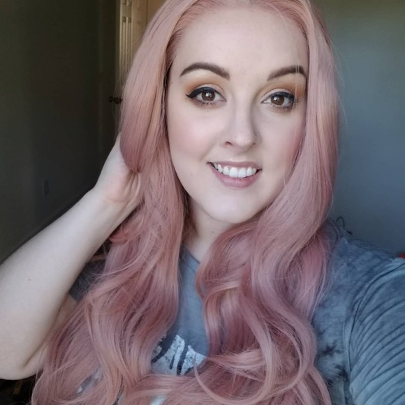 Meet your Posher, Ashleigh - Picture 4 of 6